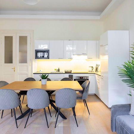 Exclusive & Spacious Central Residence W/ 4Bedrm 2Bathrm Boedapest Buitenkant foto